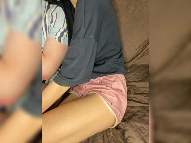 LinaTwins live cam on BongaCams
