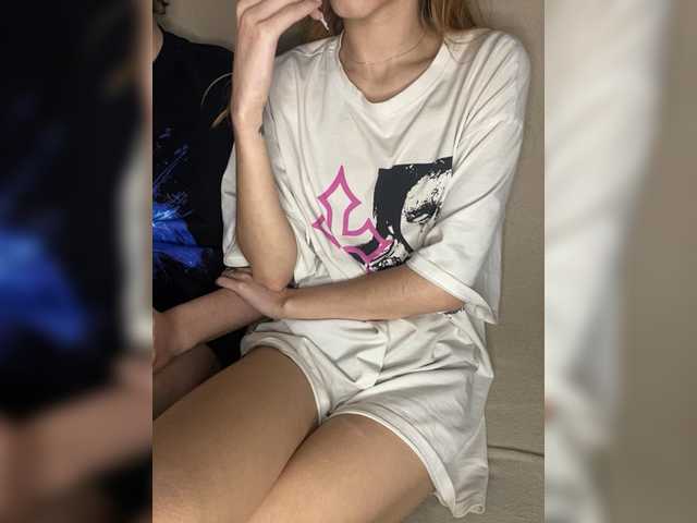 LinaTwins live cam on BongaCams