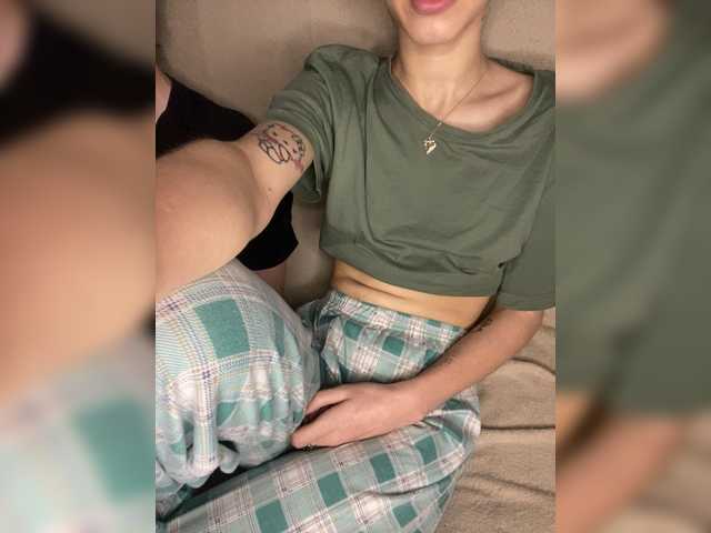 LinaTwins live cam on BongaCams