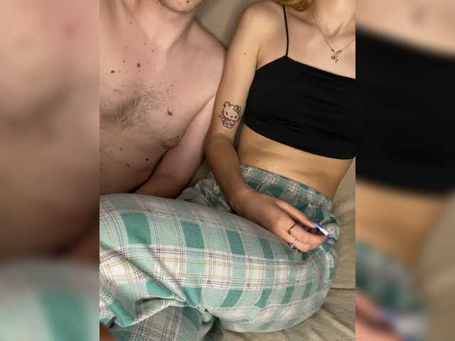 LinaTwins live cam on BongaCams