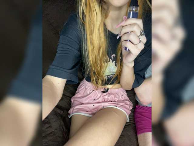 LinaTwins live cam on BongaCams