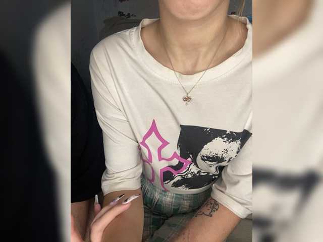 LinaTwins live cam on BongaCams