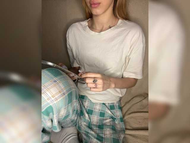 LinaTwins live cam on BongaCams