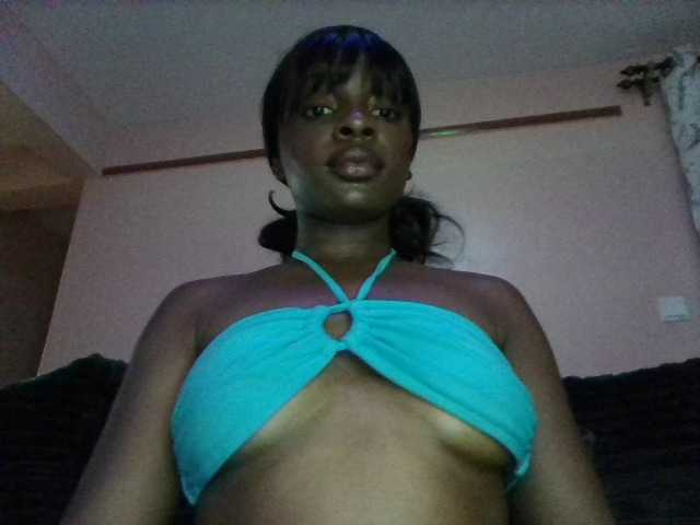 Xoxoteshy live cam on BongaCams