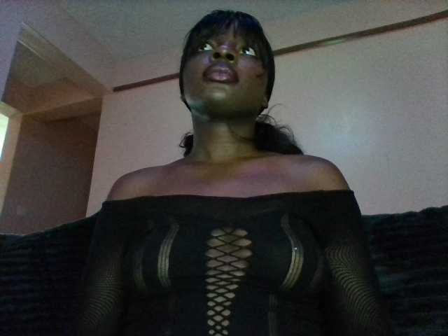 Xoxoteshy live cam on BongaCams