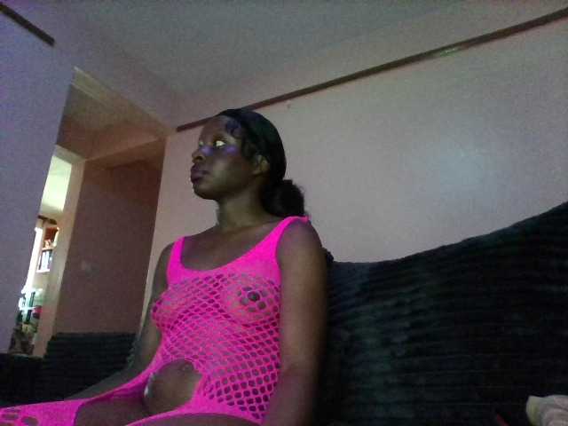 Xoxoteshy live cam on BongaCams