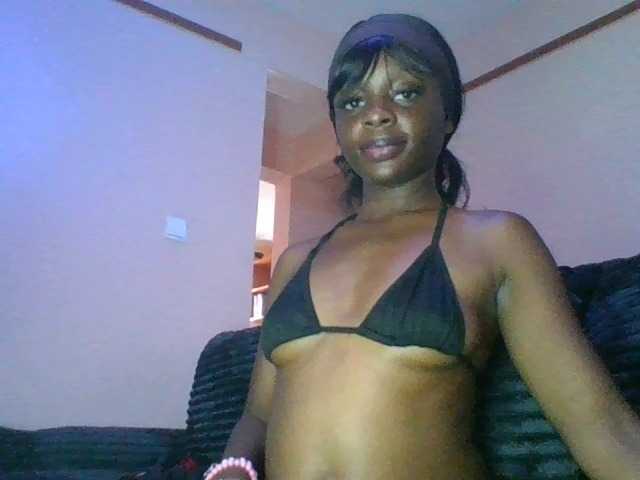 Xoxoteshy live cam on BongaCams