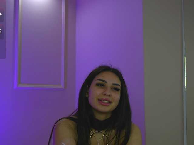 EmmaBlanco Live Cam and Statistics on UnifiedCams