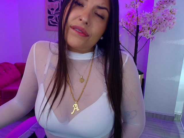 Ahilin-luther live cam on BongaCams