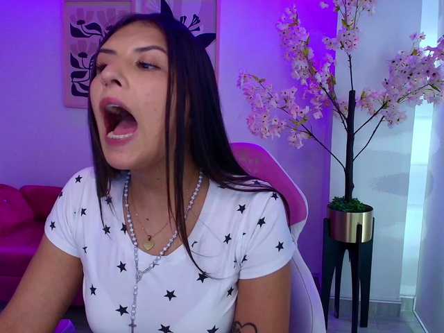 Ahilin-luther live cam on BongaCams