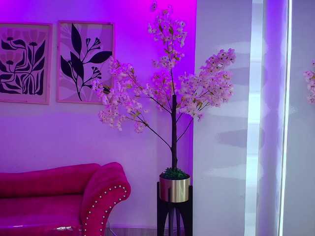 Ahilin-luther live cam on BongaCams