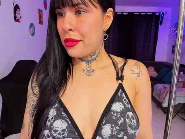CleoMoonnude webcam