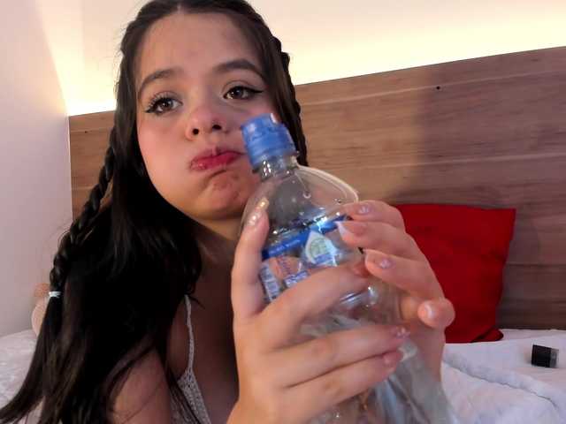 thamiina live cam on BongaCams