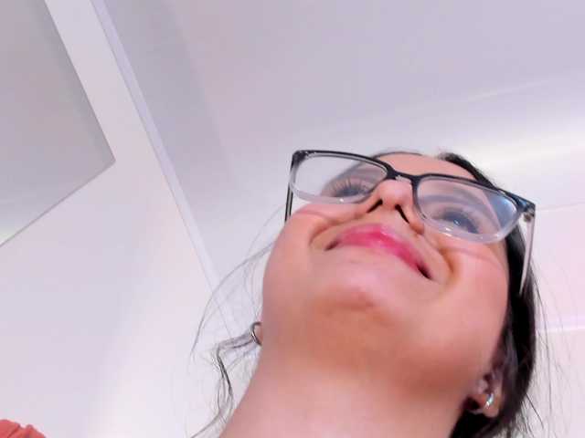 thamiina live webcam show