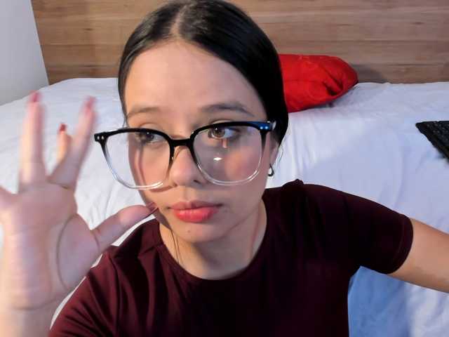 thamiina live cam on BongaCams
