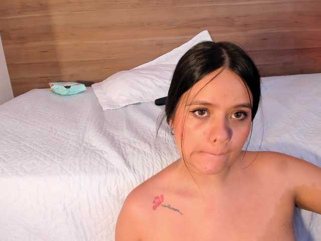 thamiina live cam on BongaCams