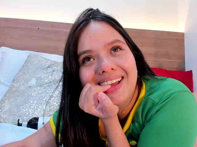 thamiina webcam