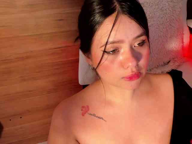 thamiina webcam