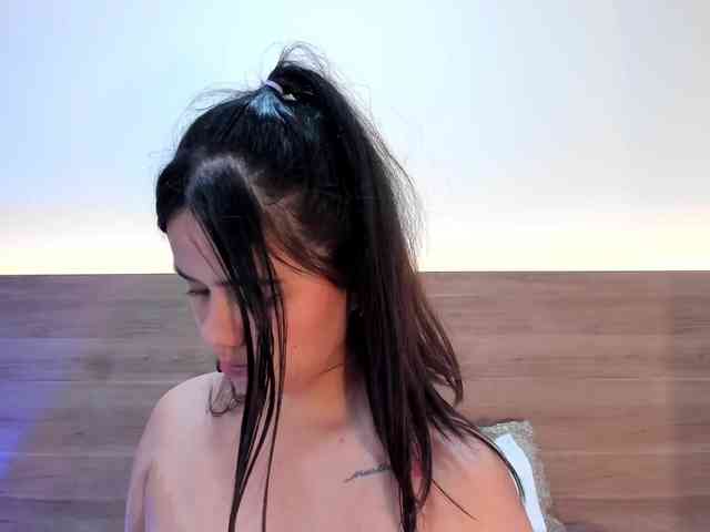 thamiina webcam