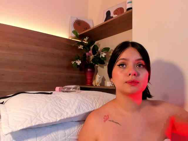 thamiina webcam