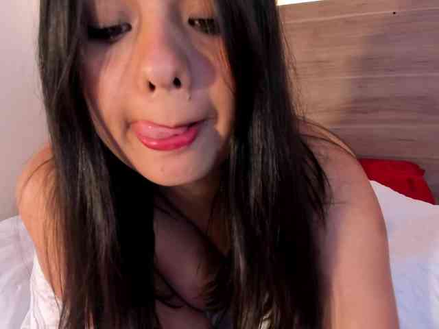 thamiina webcam