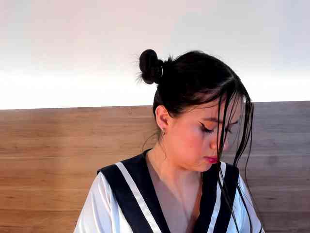 thamiina webcam