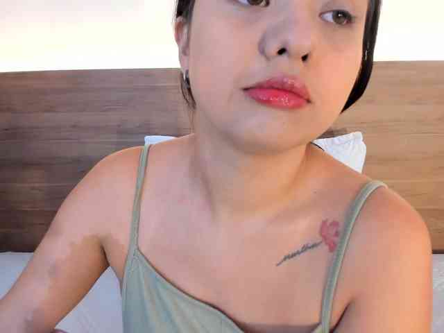 thamiina webcam