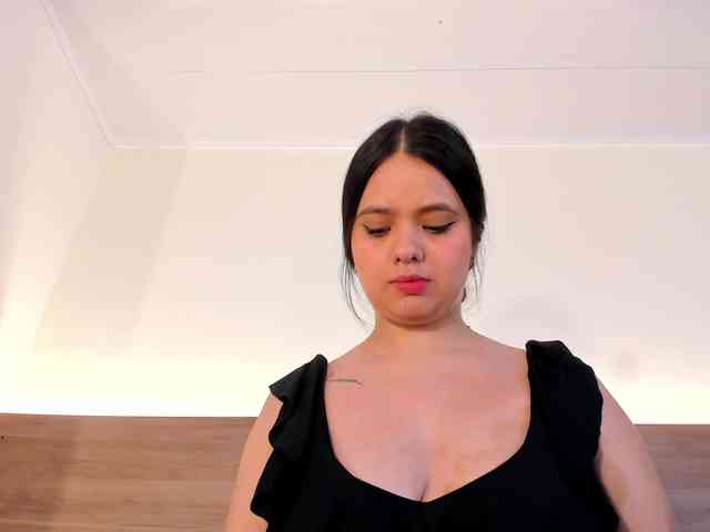 thamiina Live Webcam on BongaCams