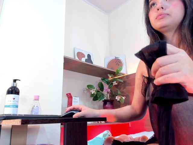 thamiina webcam