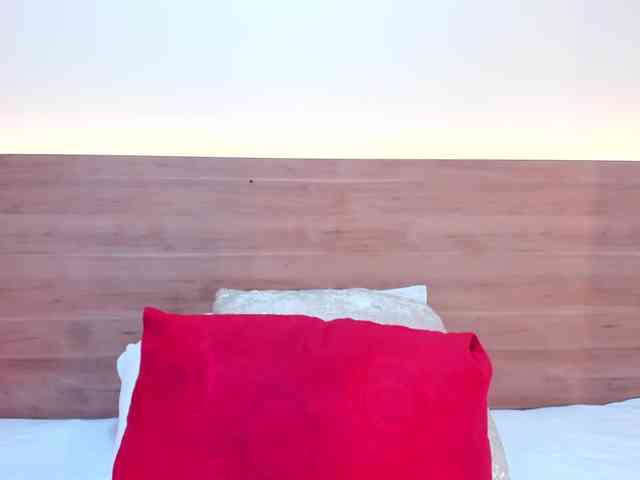 thamiina webcam