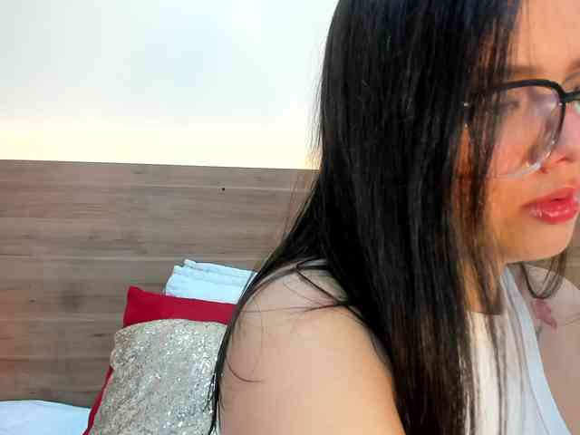 thamiina webcam