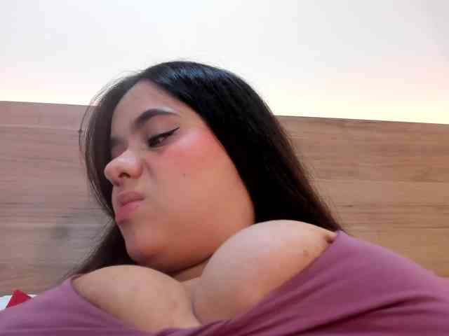 thamiina webcam