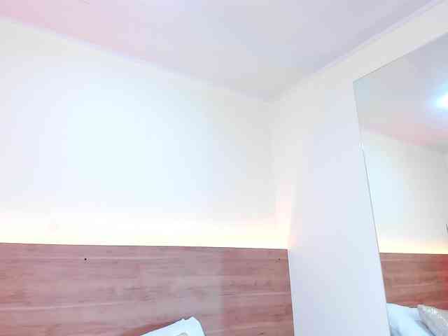 thamiina webcam