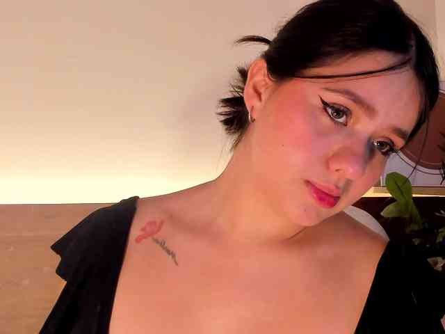 thamiina webcam