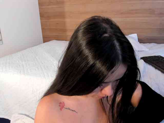 thamiina Live Webcam on BongaCams