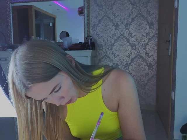 Trusty-dottie Live Cam on BongaCams