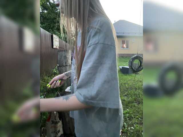 Trusty-dottie live cam on BongaCams