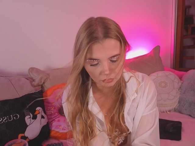 Trusty-dottie live cam on BongaCams