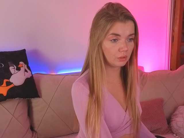 Carriebradshaww live cam