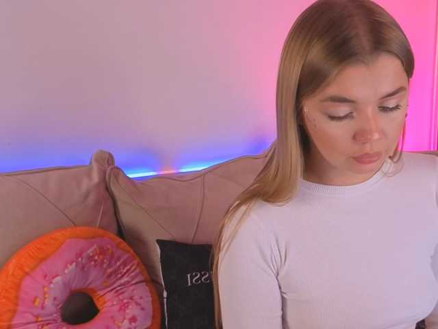 Trusty-dottie live cam on BongaCams