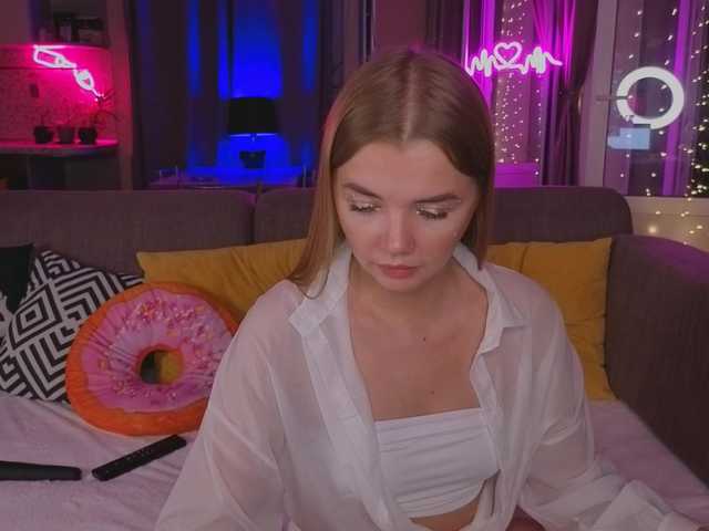 Trusty-dottie live cam on BongaCams