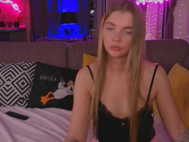 Trusty-dottie live cam on BongaCams