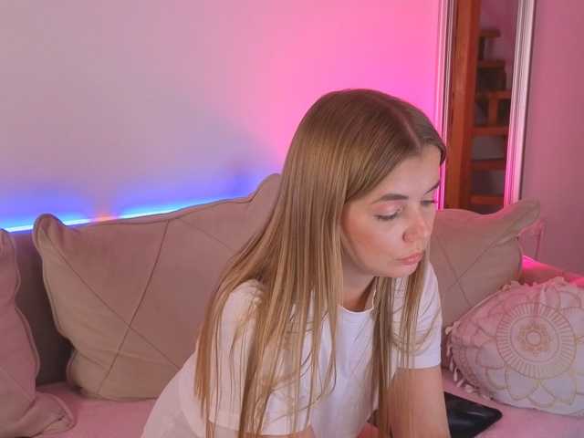 Trusty-dottie live cam on BongaCams