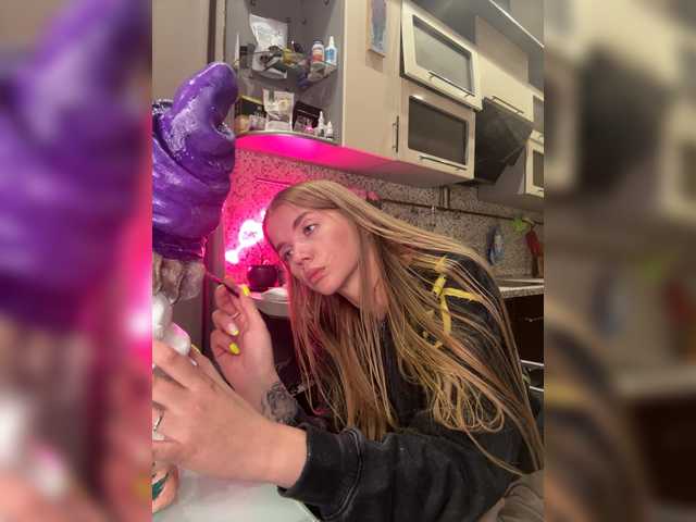Trusty-dottie live cam on BongaCams