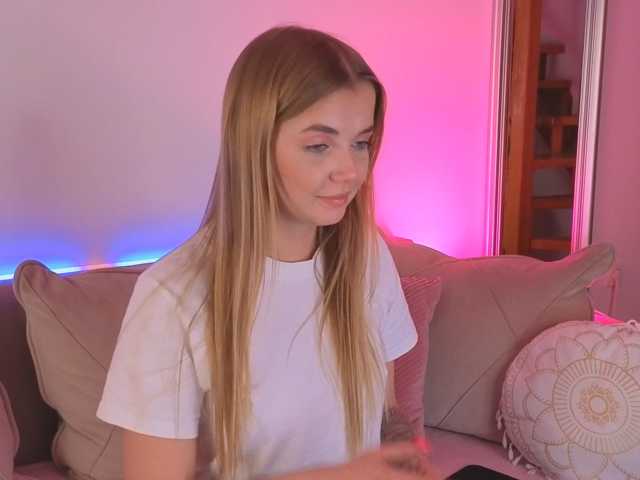 Carriebradshaww live cam