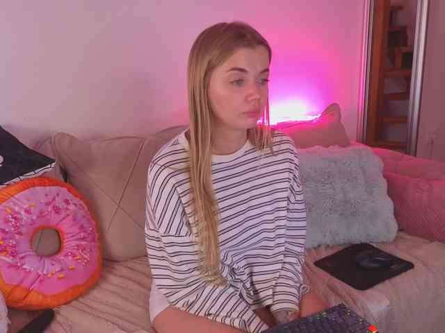 CarrieBradshaww webcam