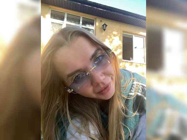 CarrieBradshaww webcam
