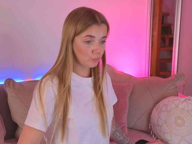 CarrieBradshaww webcam