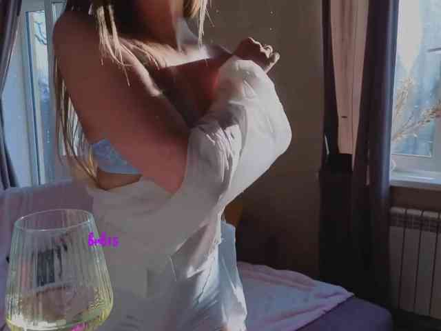 CarrieBradshaww webcam