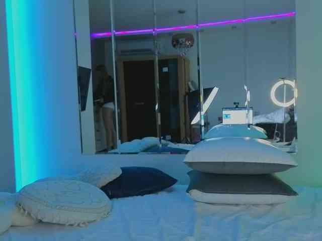 CarrieBradshaww webcam